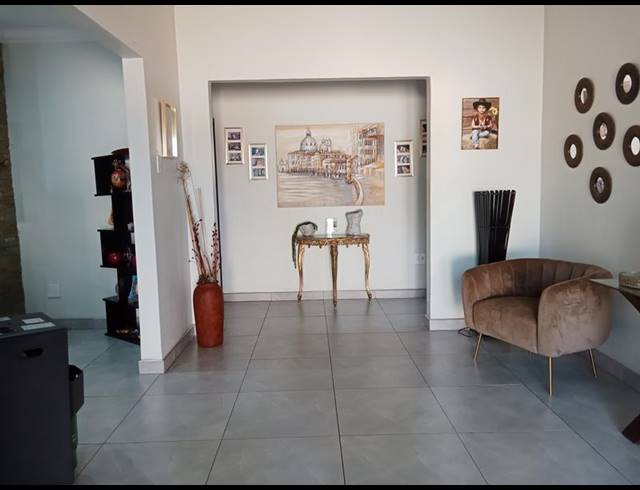 3 BEDROOM HOUSE FOR SALE IN KENSINGTON